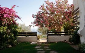 Beachfront Garden Apartment- Atlas Complex